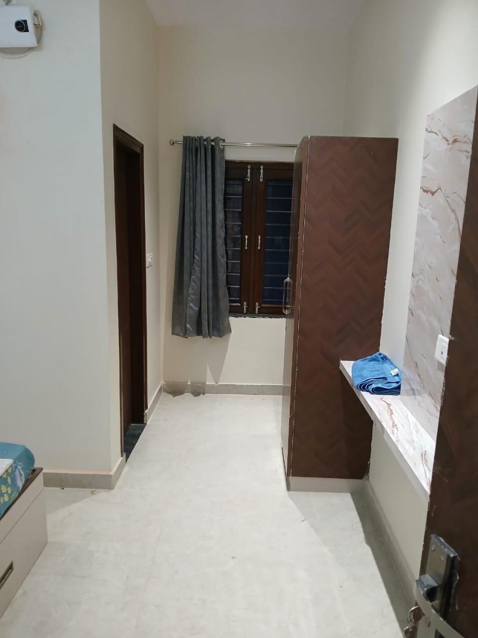 Hotel Jaipur In, Jatipura Parikrama Marg Near Mukharvind Temple Govardhan Εξωτερικό φωτογραφία