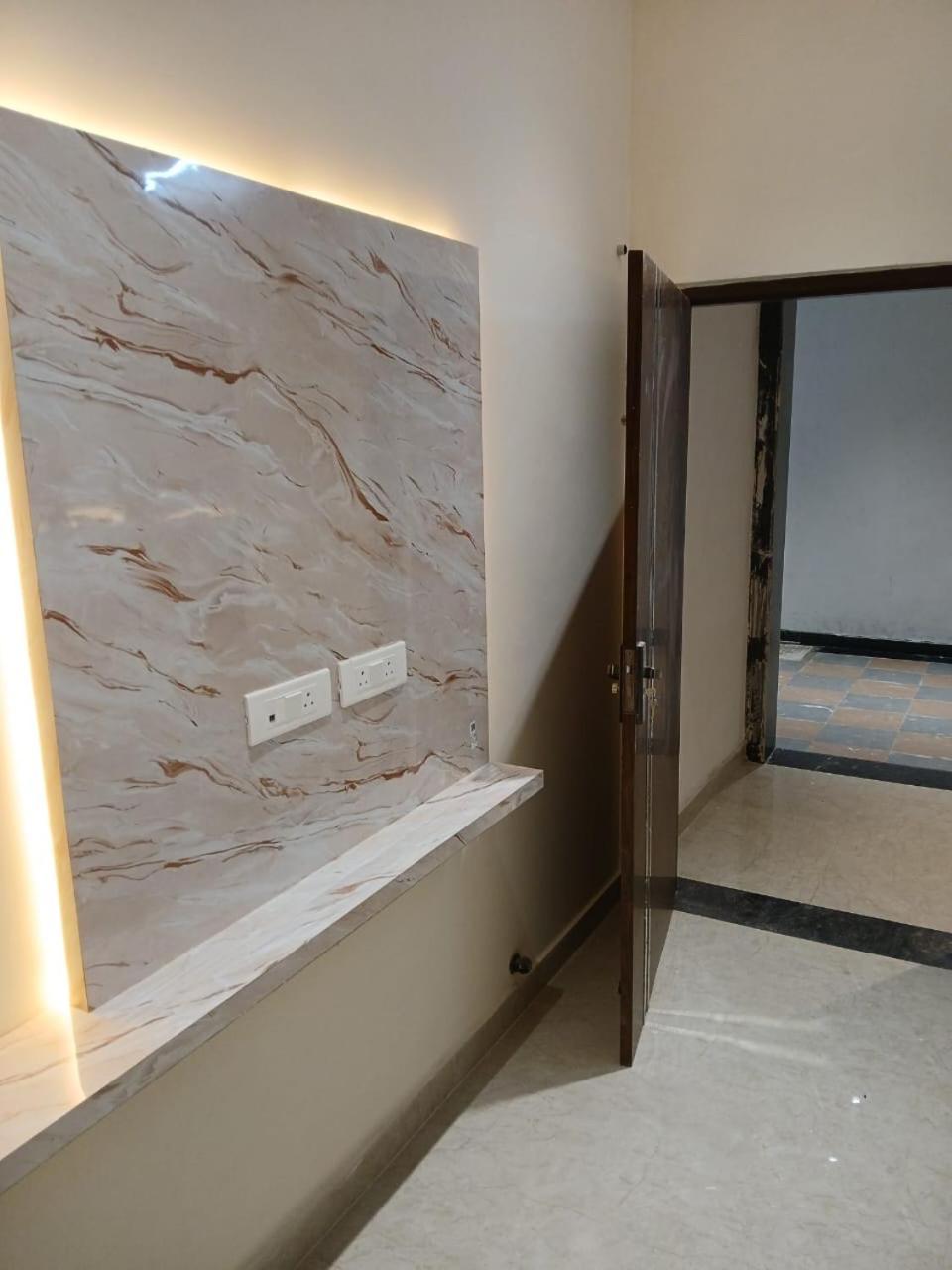 Hotel Jaipur In, Jatipura Parikrama Marg Near Mukharvind Temple Govardhan Εξωτερικό φωτογραφία